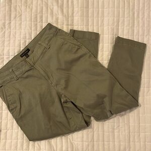 Women’s banana republic green khaki pants